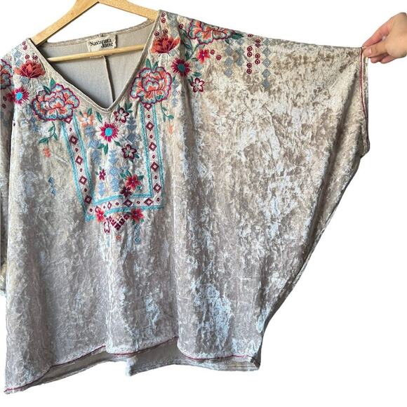 Savanna Jane Forever Wanted Floral Embroidered Crushed Velvet Boxy Top S / M - Picture 4 of 6